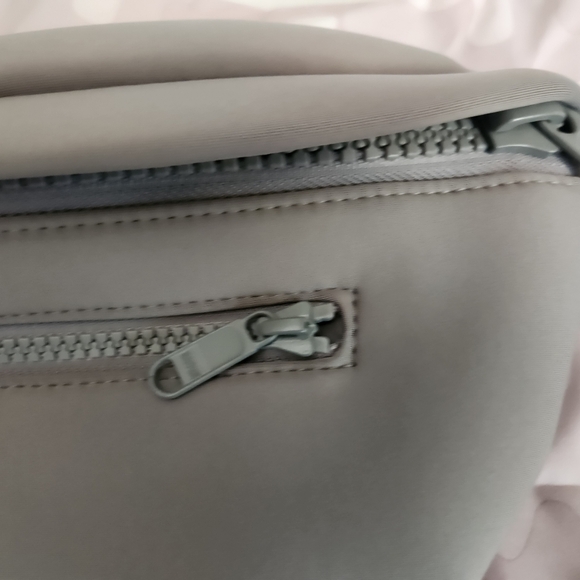 Dagne Dover Ace Neoprene Belt Bag Fanny Pack Sage Green Limited Dust Bag NWT - Picture 3 of 7